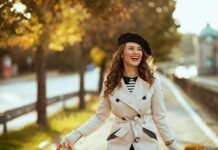 Trenciul — clasic, versatil și atemporal